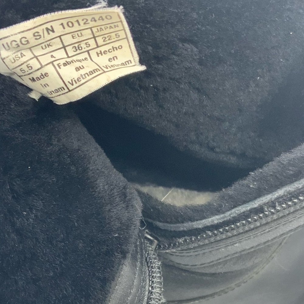 UGG Australia 2017 Alba Shearling-Lined Ankle Boots - Black Boots - Picture 5 of 13